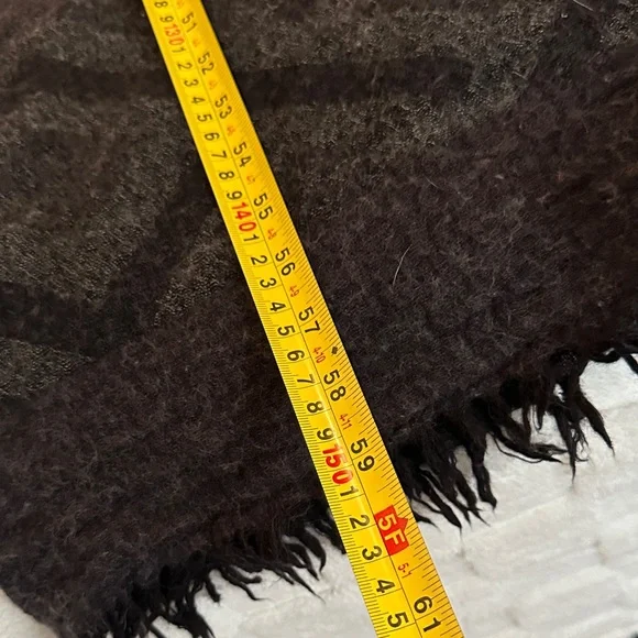 Wilfred Black Geometric Blanket scarf - Picture 8 of 9